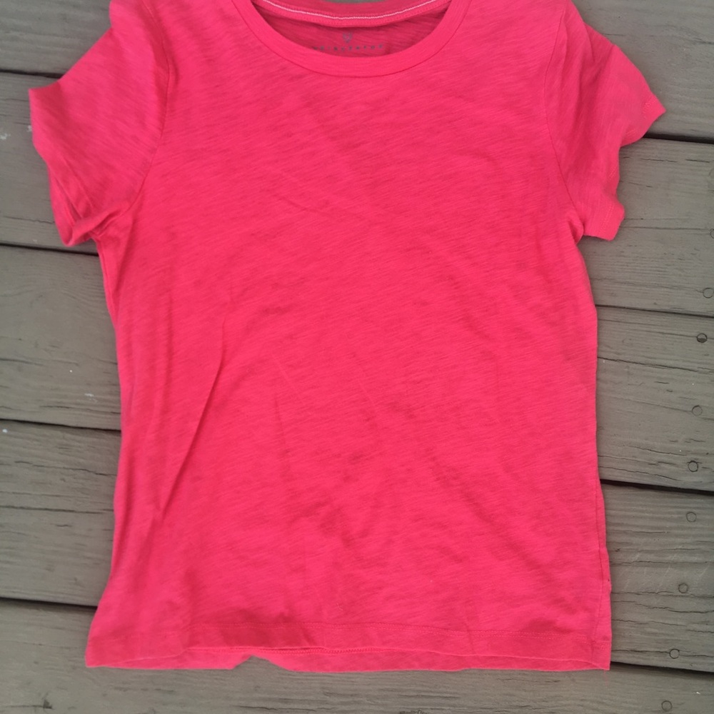 Plain pink t shirt